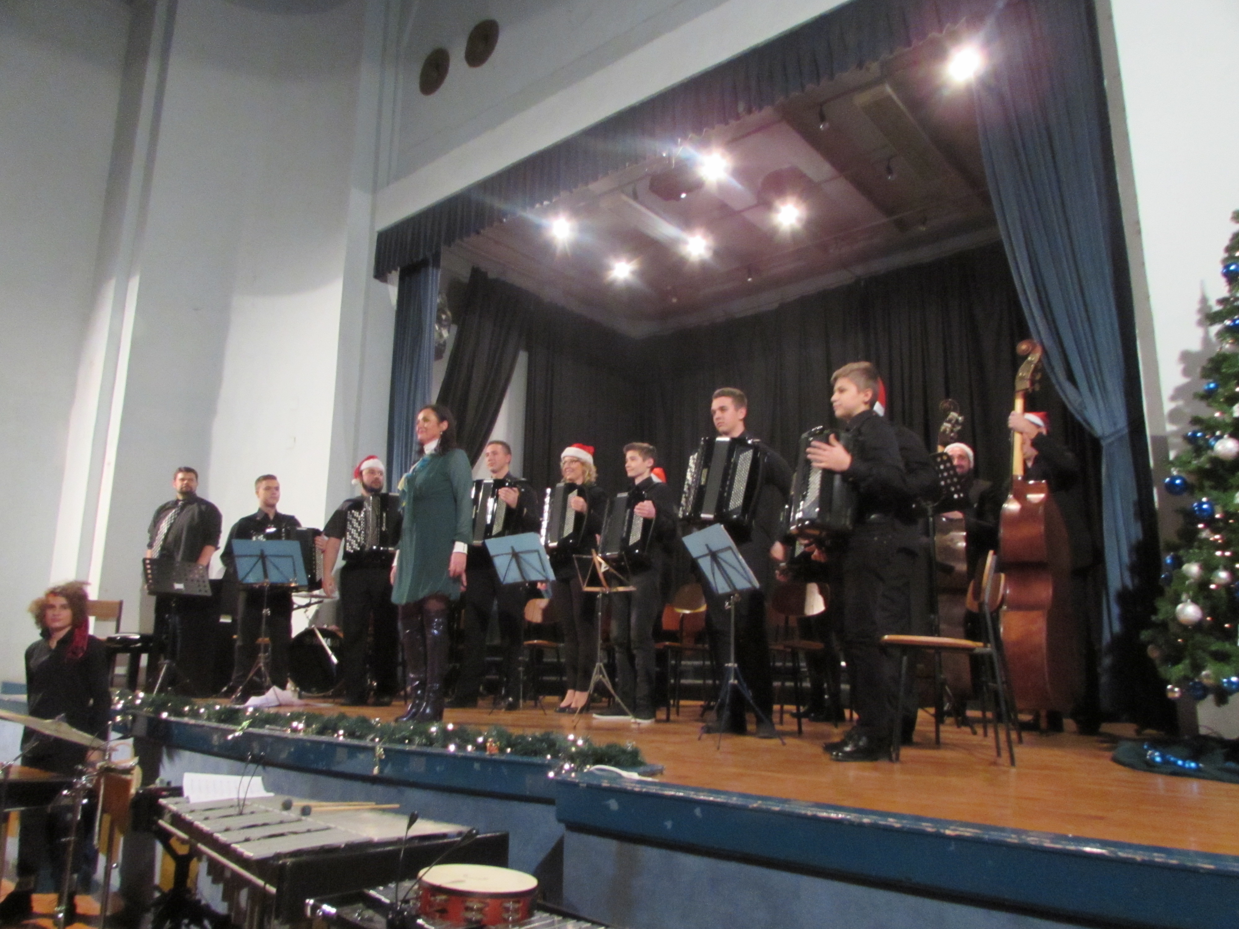 img_6678_udruga_point_zimska_akcija_donacija_oprema_2016_osnovne_skole_alberta_strige_mario_rajn