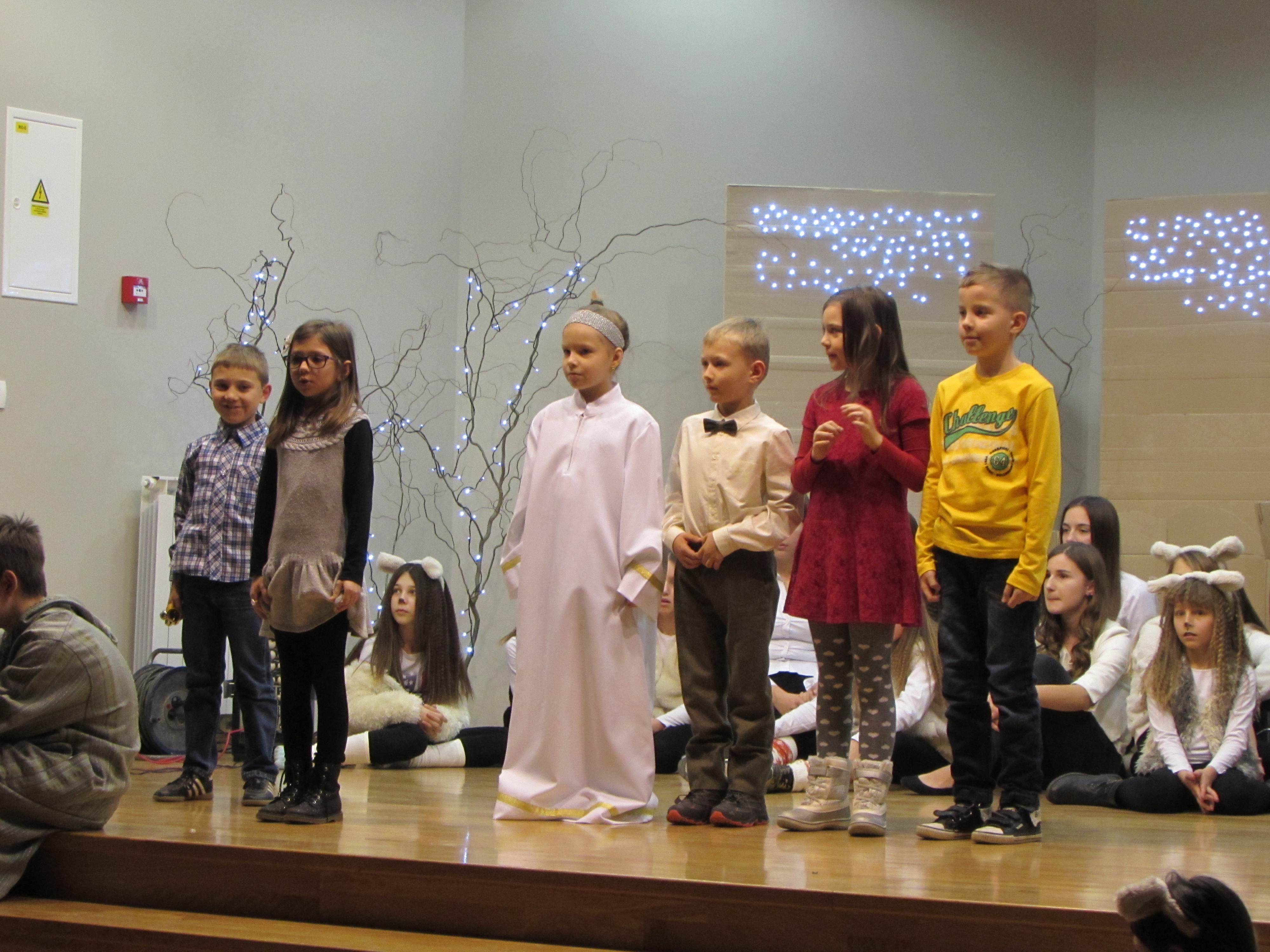 img_6718_udruga_point_zimska_akcija_donacija_oprema_2016_osnovne_skole_vladimir_nazor_mario_rajn