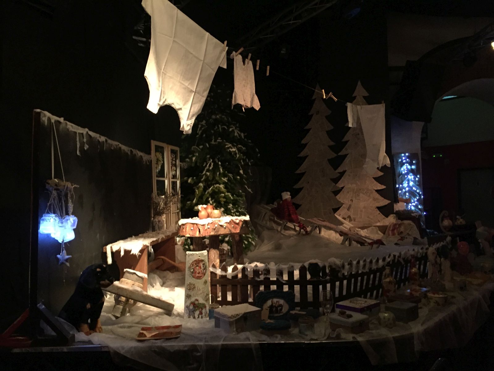 img_9017_bajkovit_bozic_izlozba_klub_kulture_2016