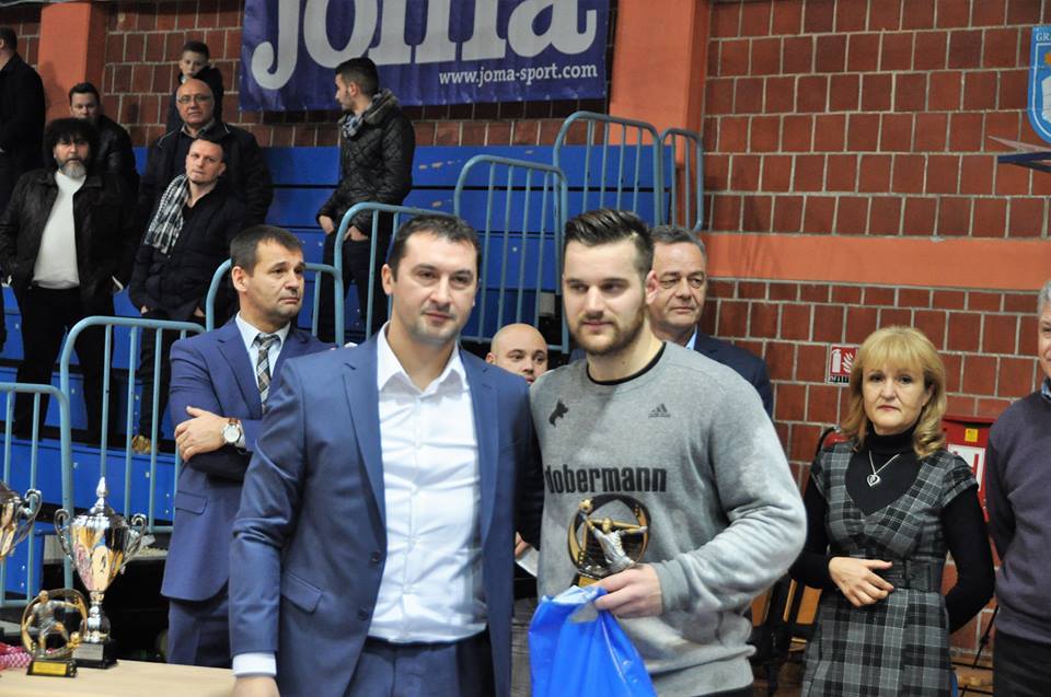 15873114_950696368363836_8016868091395380011_n_n_mali_nogomet_dvoranski_turnir_krizevci_ozujsko_2016_rkz