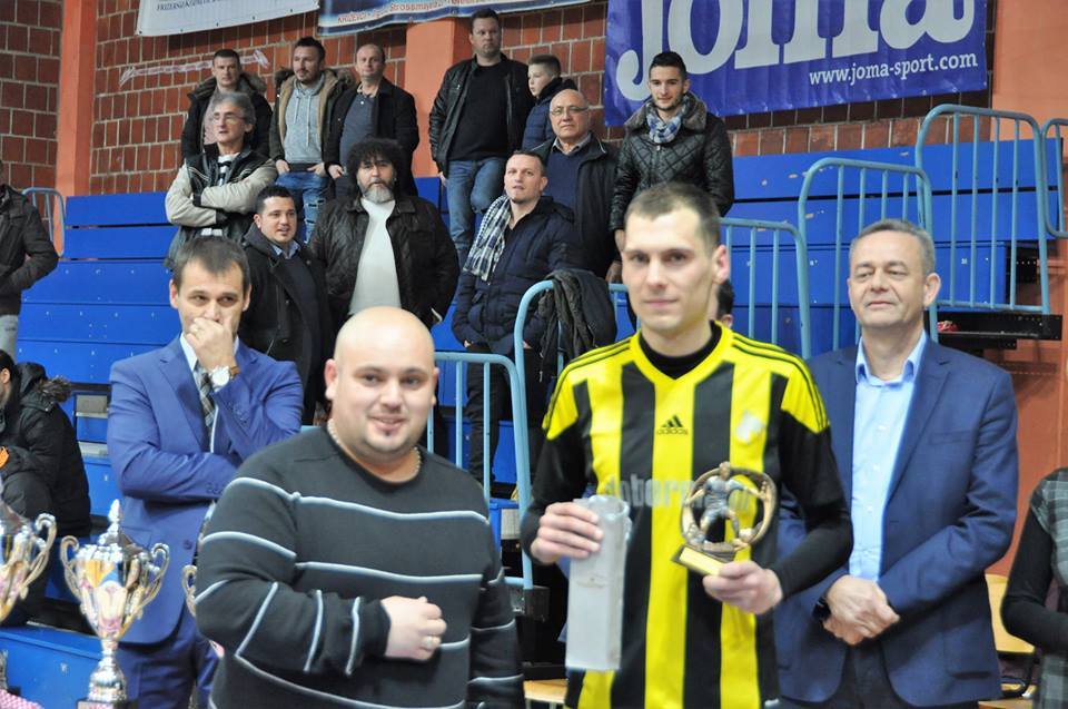 15873460_950696275030512_6400969200170745426_n_n_mali_nogomet_dvoranski_turnir_krizevci_ozujsko_2016_rkz