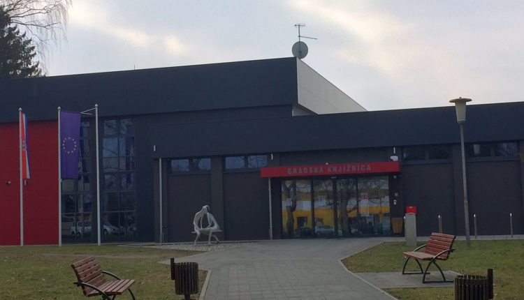 Gradska_knjiznica_Franjo_Markovic_izvana