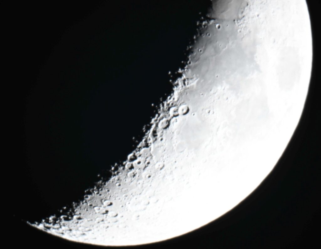 Mjesec s križevačke zvjezdarnice. Sličan će biti ovoga četvrtka. (foto Andrej Dundović)