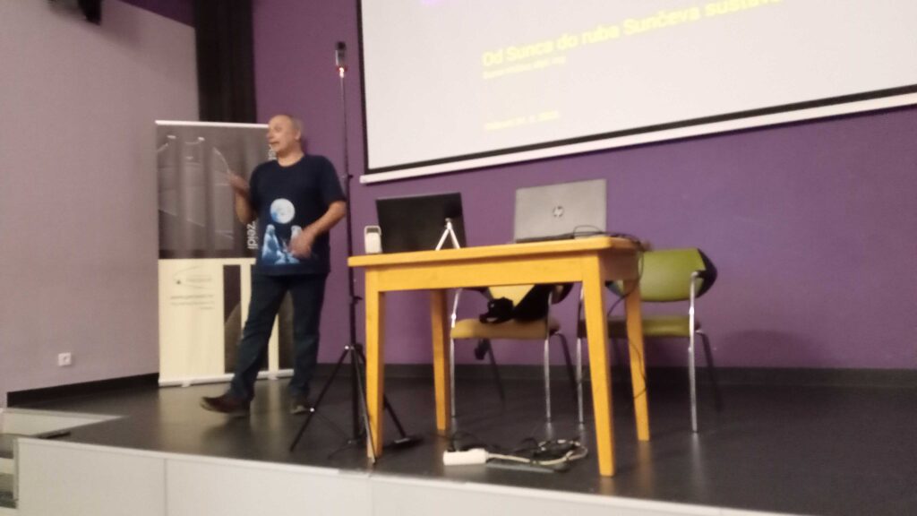 Damir Hržina sa zagrebačke zvjezdarnice na Danima meteorita Križevci 24. lipnja ove godine (foto R. Matić)