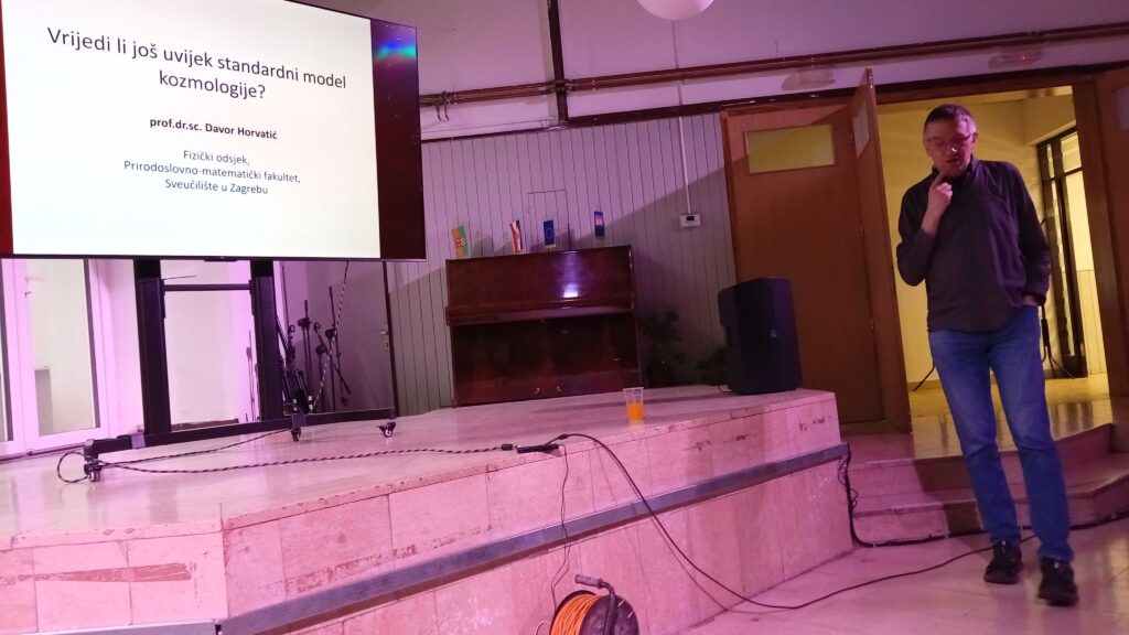 S predavanja prof. Davora Horvatića na festivalu 10 dana astronomije u Daruvaru 15. svibnja 2025. (foto R. Matić)