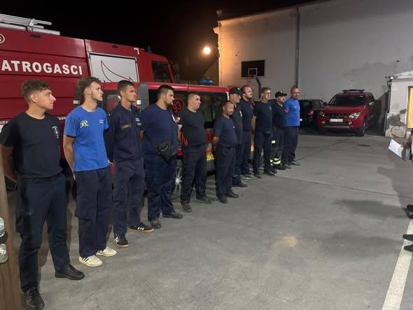 Hrabri križevački vatrogasci krenuli u pomoć na omiško područje